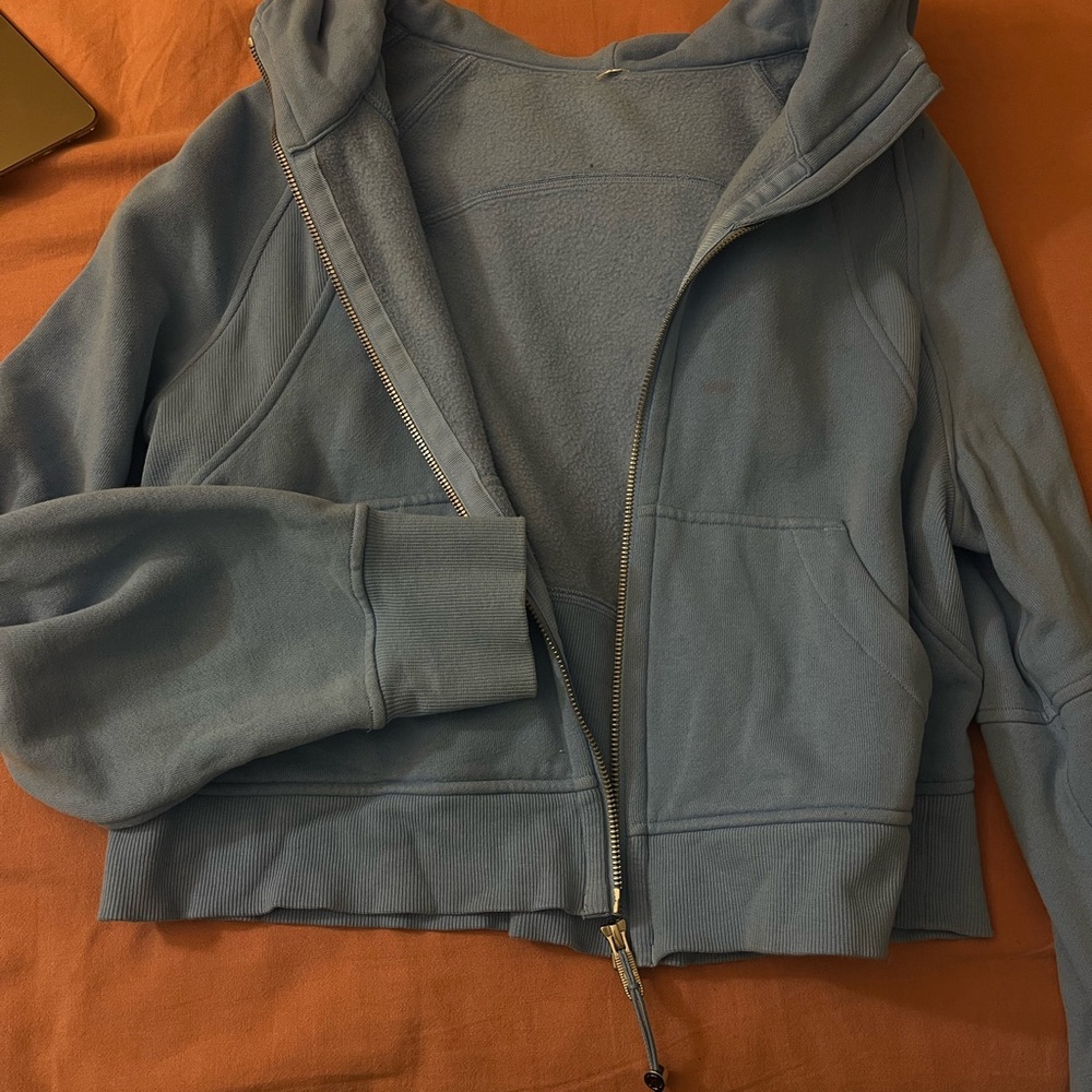 Lululemon aero blue scuba sweater
 XS/S